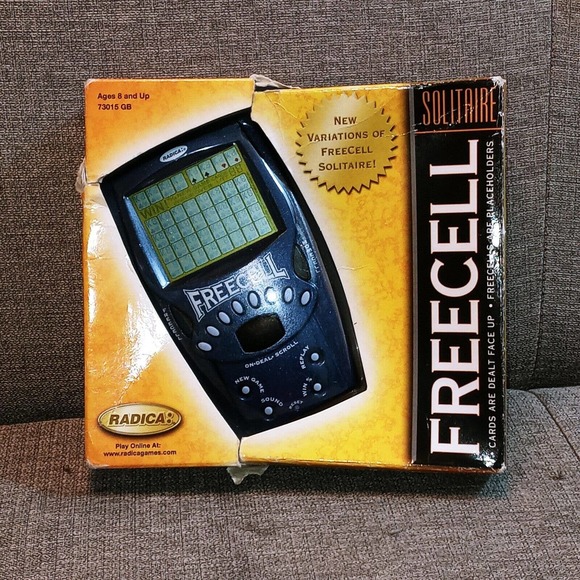 Vintage Radica FreeCell Solitaire Big Screen Blue Electronic Handheld Game NOS - Picture 1 of 6